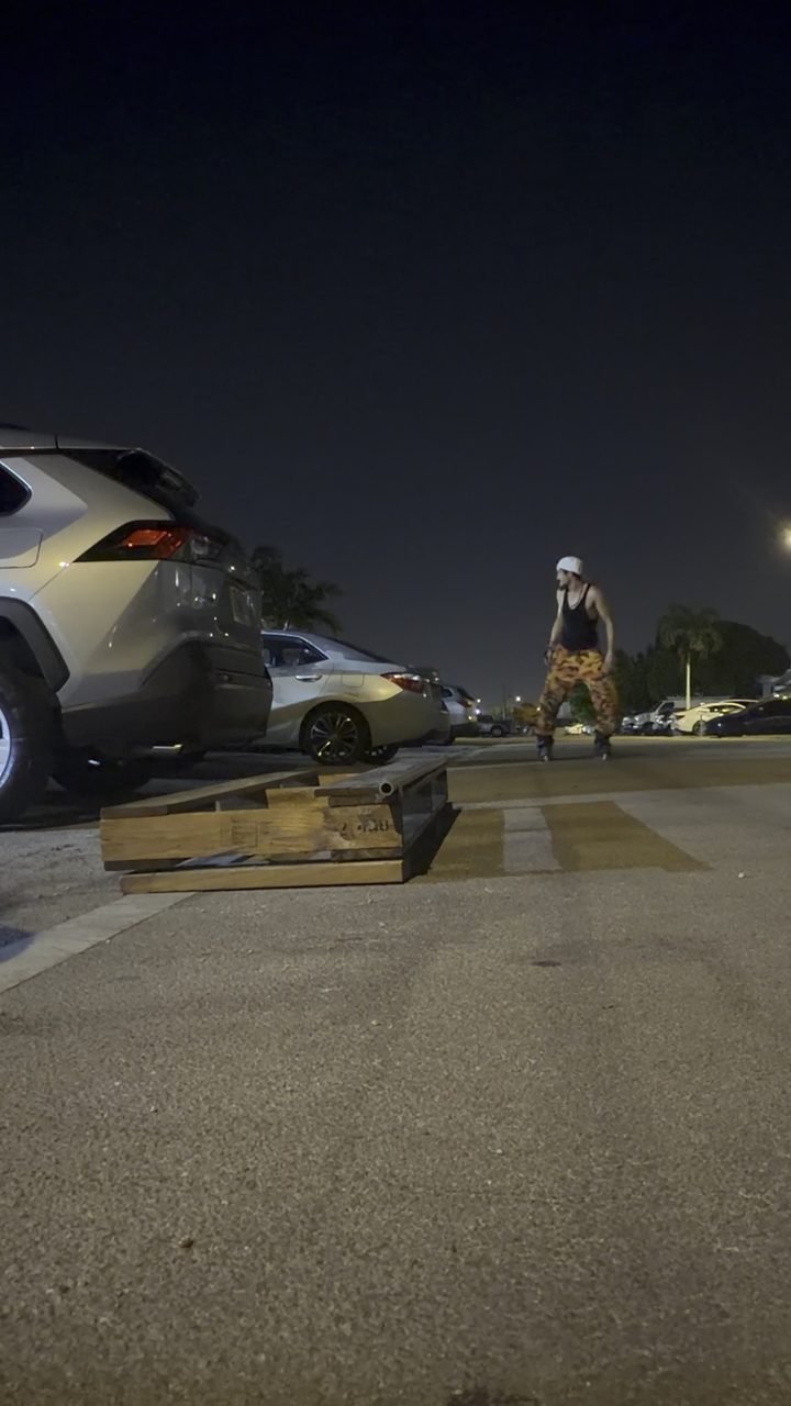 Simple little trick 
#trick #session #friends #crew #spot 