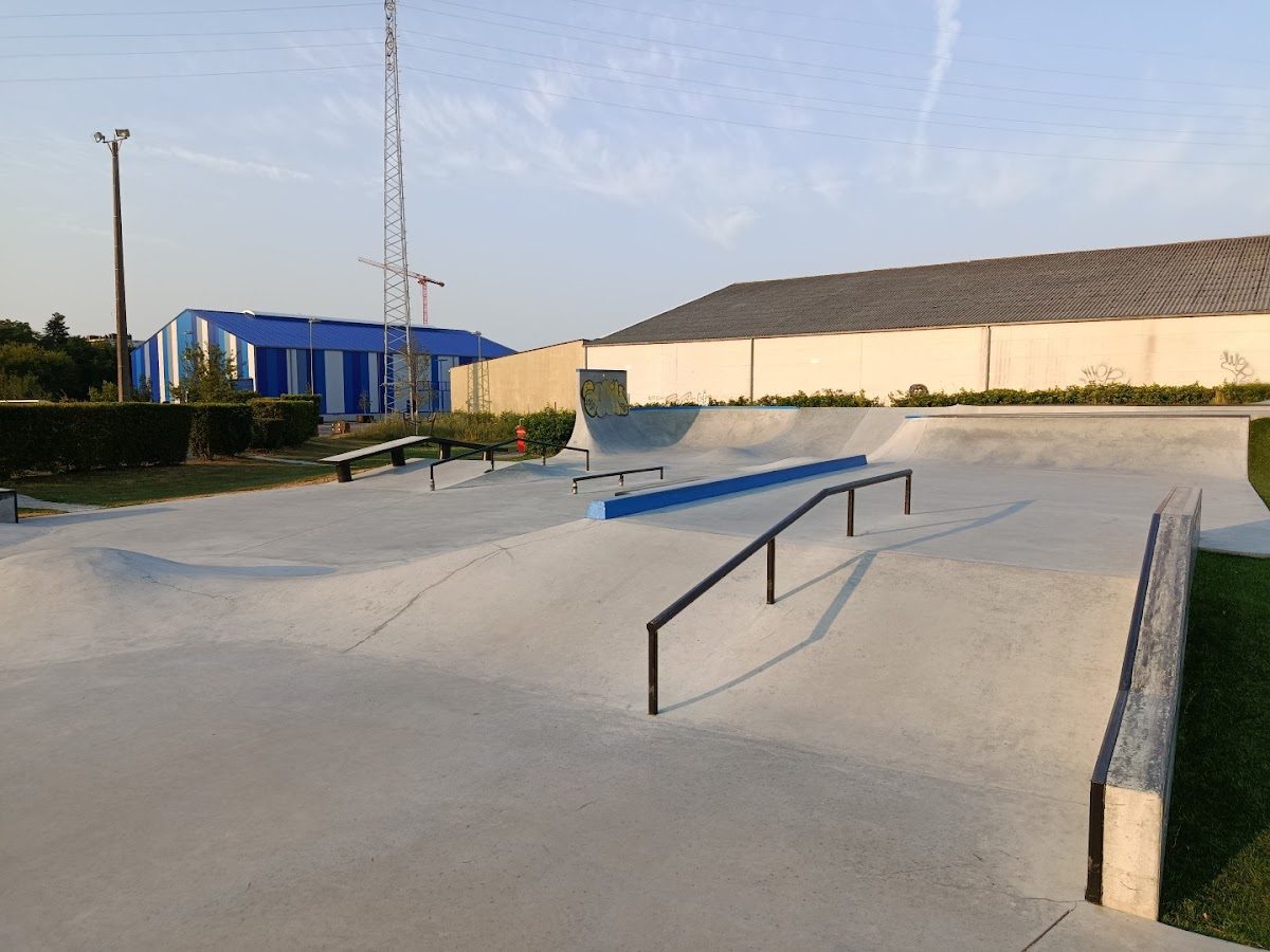 Tienen Skatepark — rollerblading spot in Tienen, Belgium