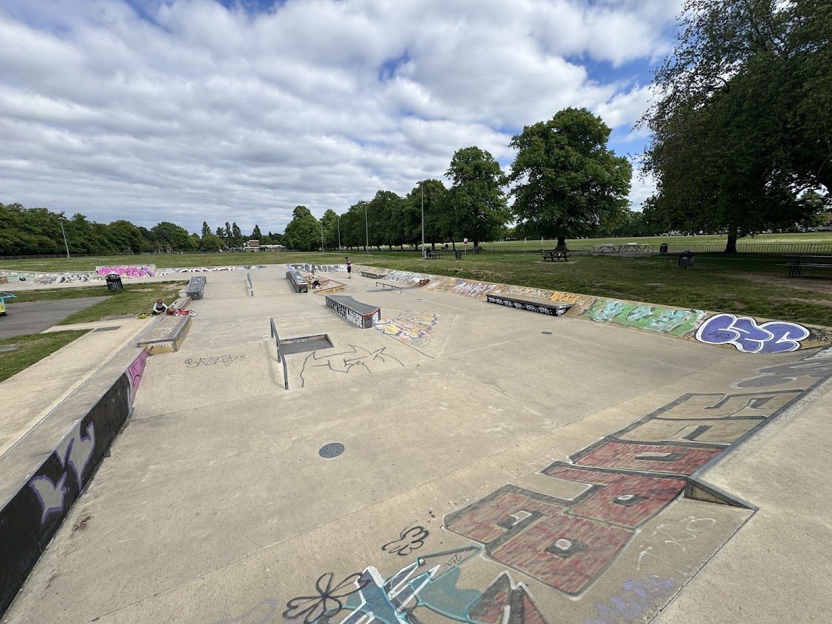 Charlton Skate Park — rollerblading spot in London, UK