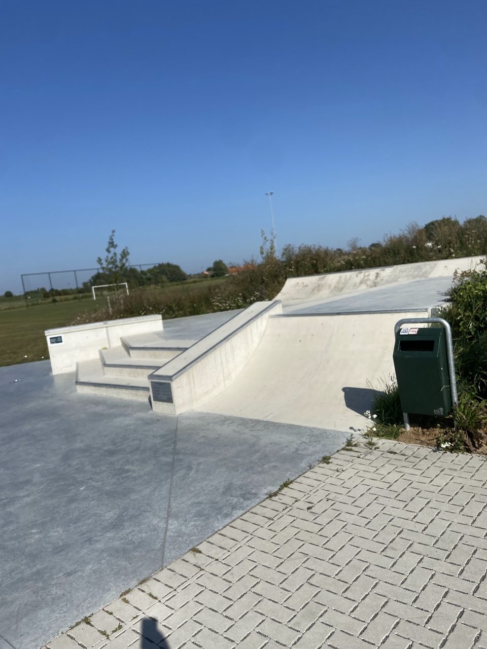 Skatepark Diksmuide — rollerblading spot in Diksmuide, Belgie