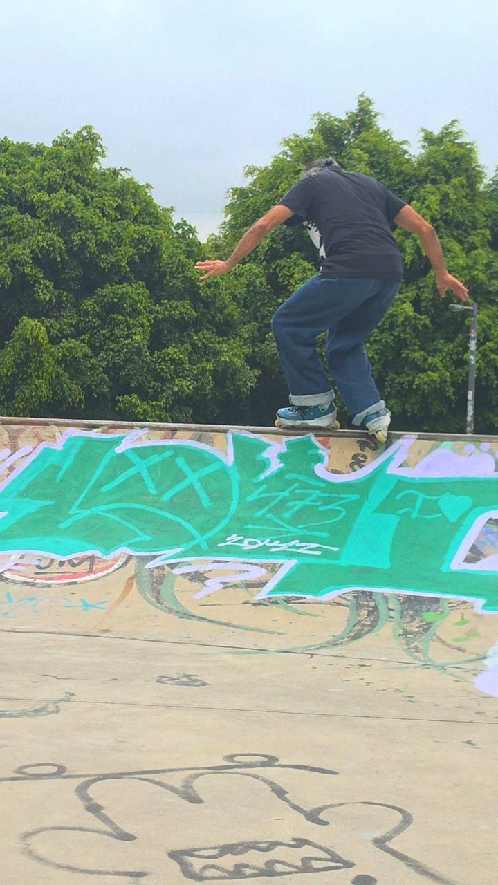 Skatepark Atlantis.Sweatstance 180  #spot #trick #skatepark 