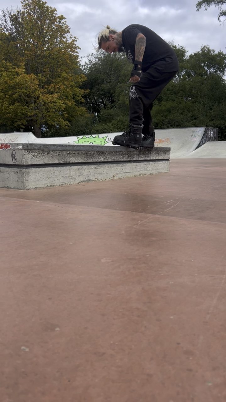 Reverse Soul, slowly finding my feet. Any Essex bladers fancy a skate sometime hit me up!!